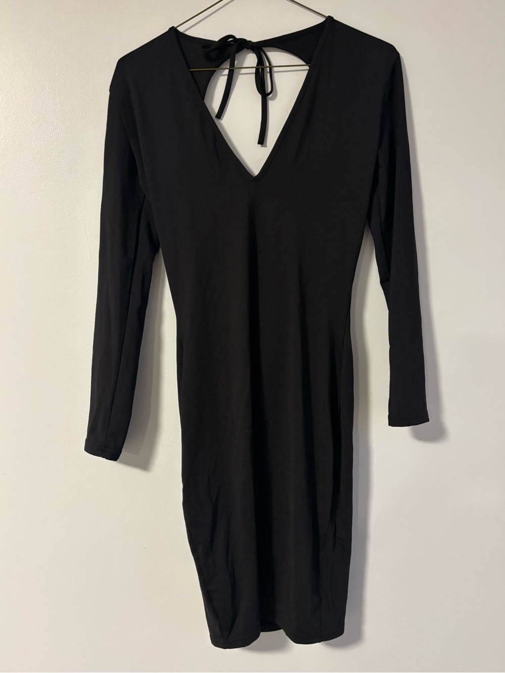 Classic Black Long-Sleeve V-Neck Open Back Large Keyhole Tie Midi Dress Medium